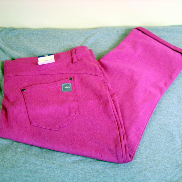 plus size pink capris